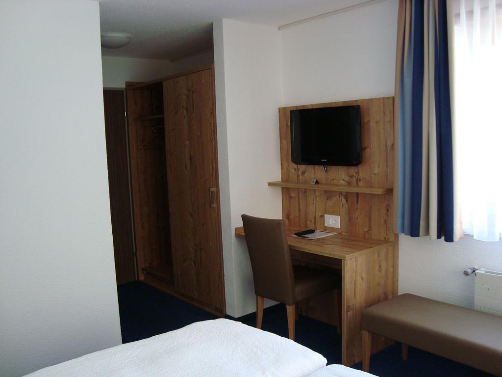 Hotel Bergfreund Herbriggen Zimmer foto